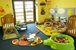 Декорирование детской комнаты своими руками: варианты для интерьера в фото