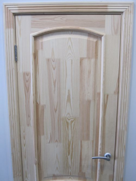 Как покрасить деревянную дверь в фото