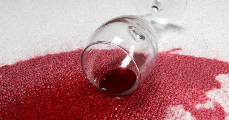 Как убрать пятно от красного вина в фото