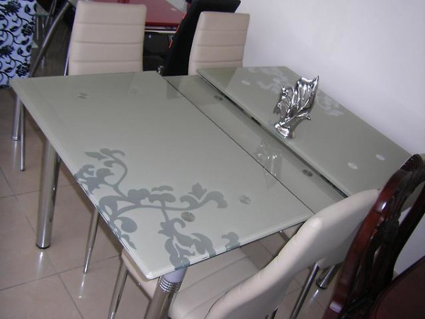 Как выбрать кухонный раздвижной стеклянный стол? в фото