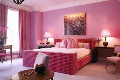 Какого цвета шторы подойдут к розовым обоям в фото