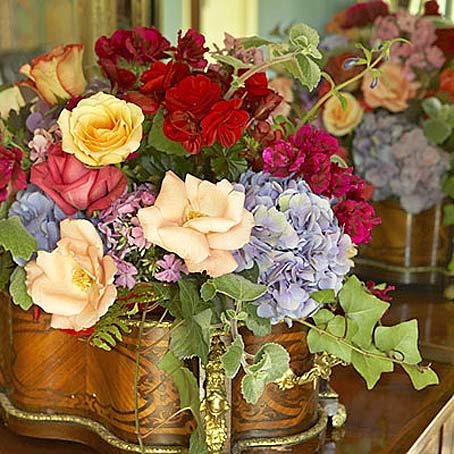 Композиции из садовых цветов и суккулентов в фото
