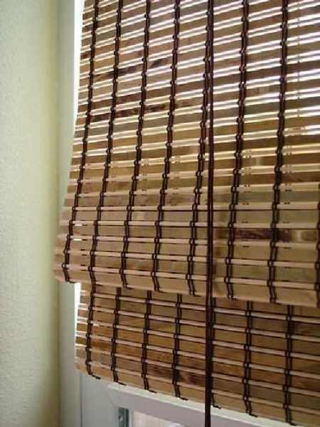 Преимущества бамбуковых рулонных штор в фото