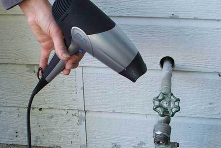 Как разморозить водопроводные трубы